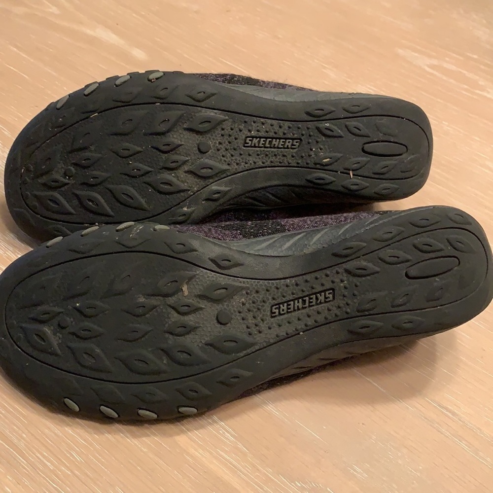 Women’s Skechers soft top shoes Size 8 - Picture 5 of 6